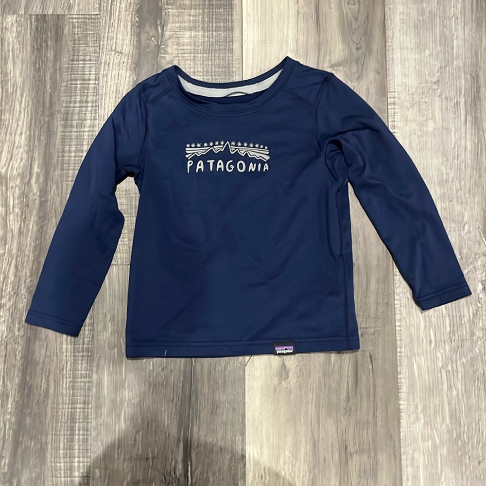 Patagonia capilene baselayer l/s shirt size  2T